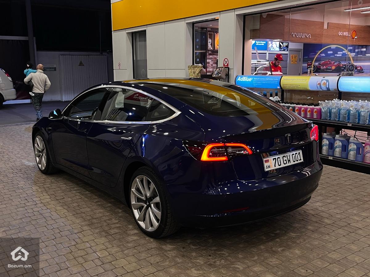 Tesla Model 3 - image 6