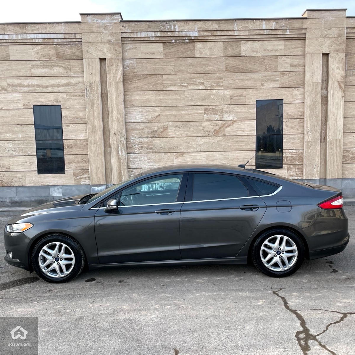 Ford Fusion - image 6