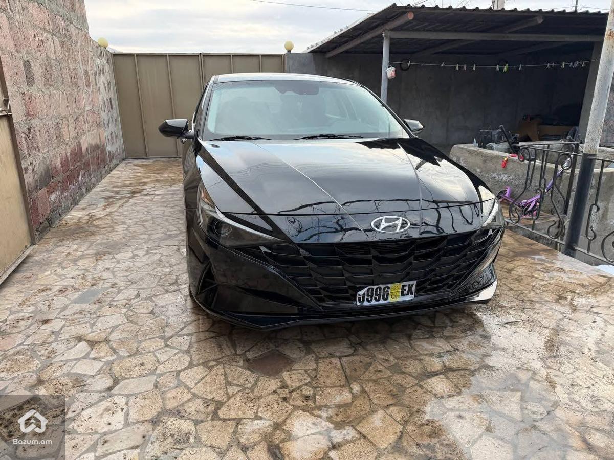 HYUNDAI ELANTRA - image 4