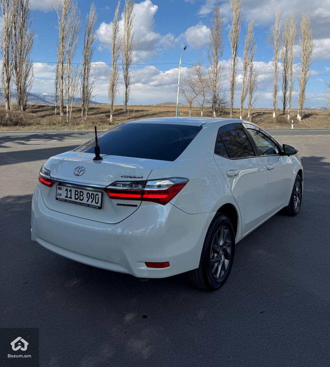 Toyota Corolla - image 11