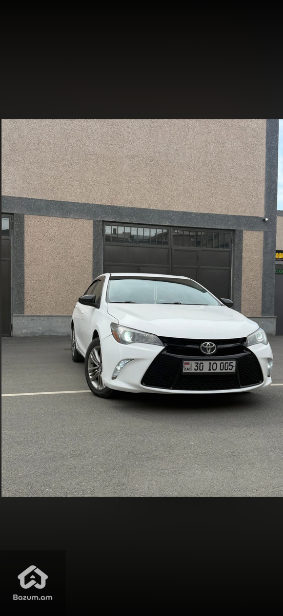 Toyota Camry - image 3