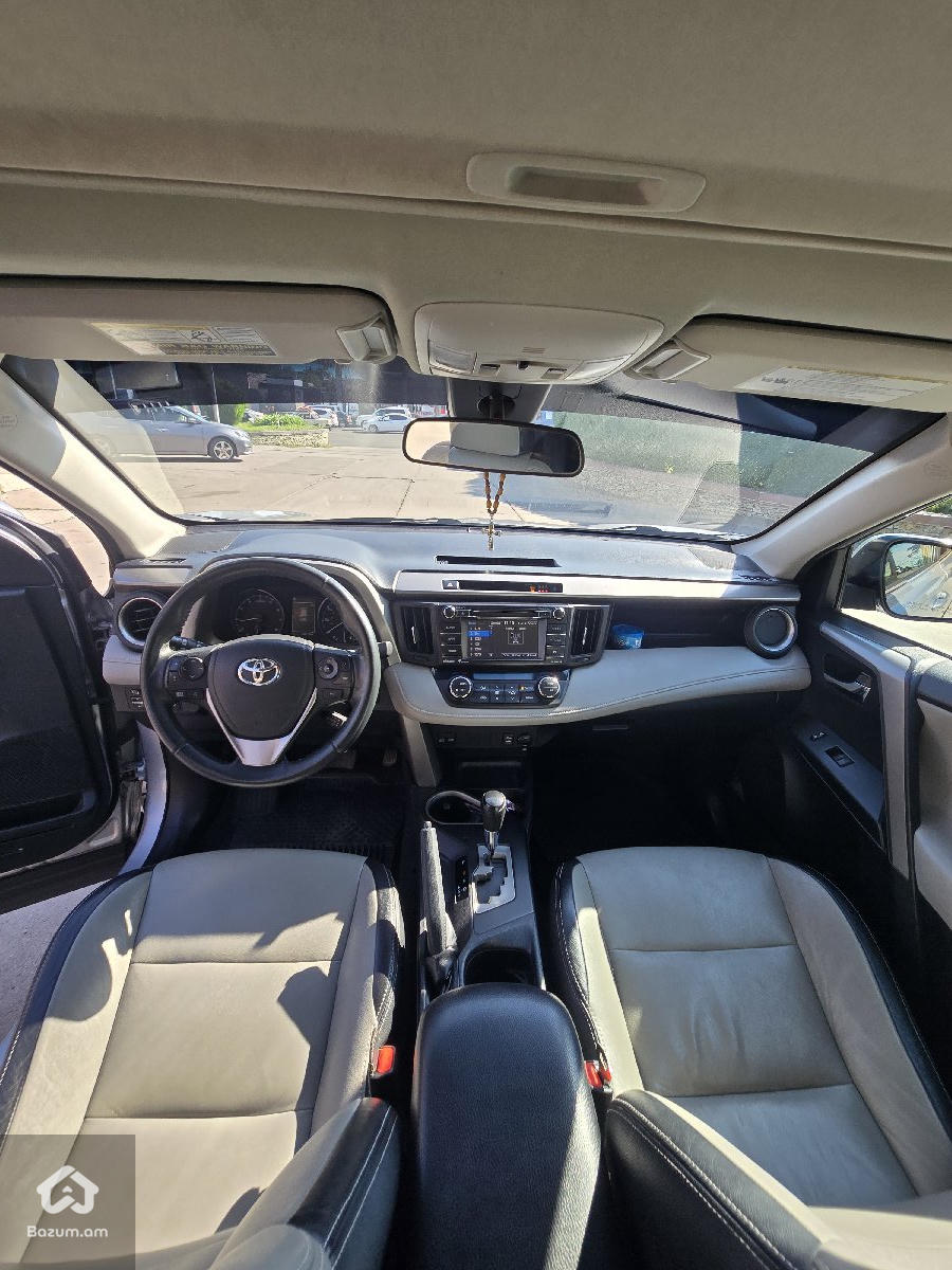 Toyota Rav4 XLE - image 12