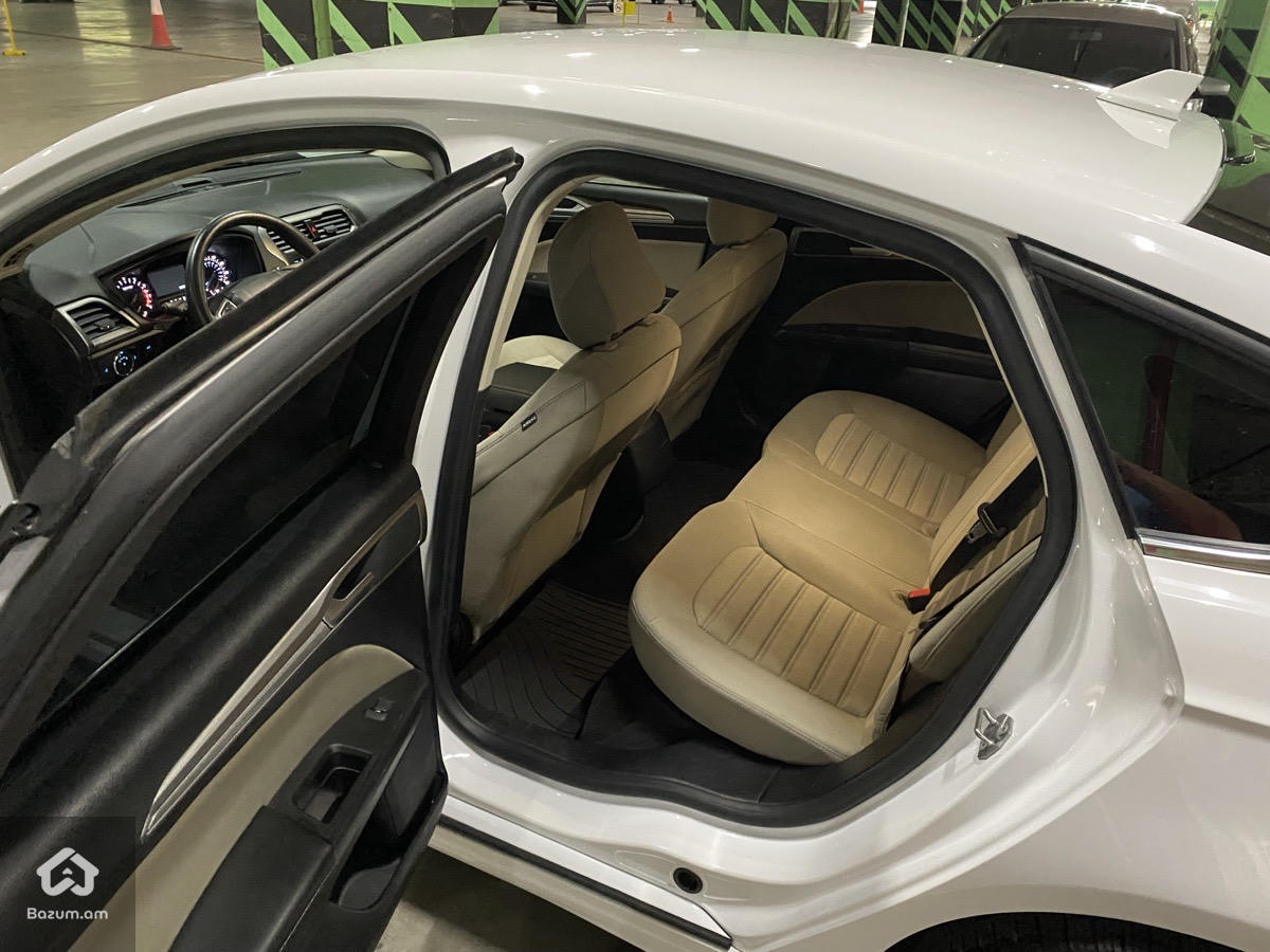 Ford Fusion - image 6