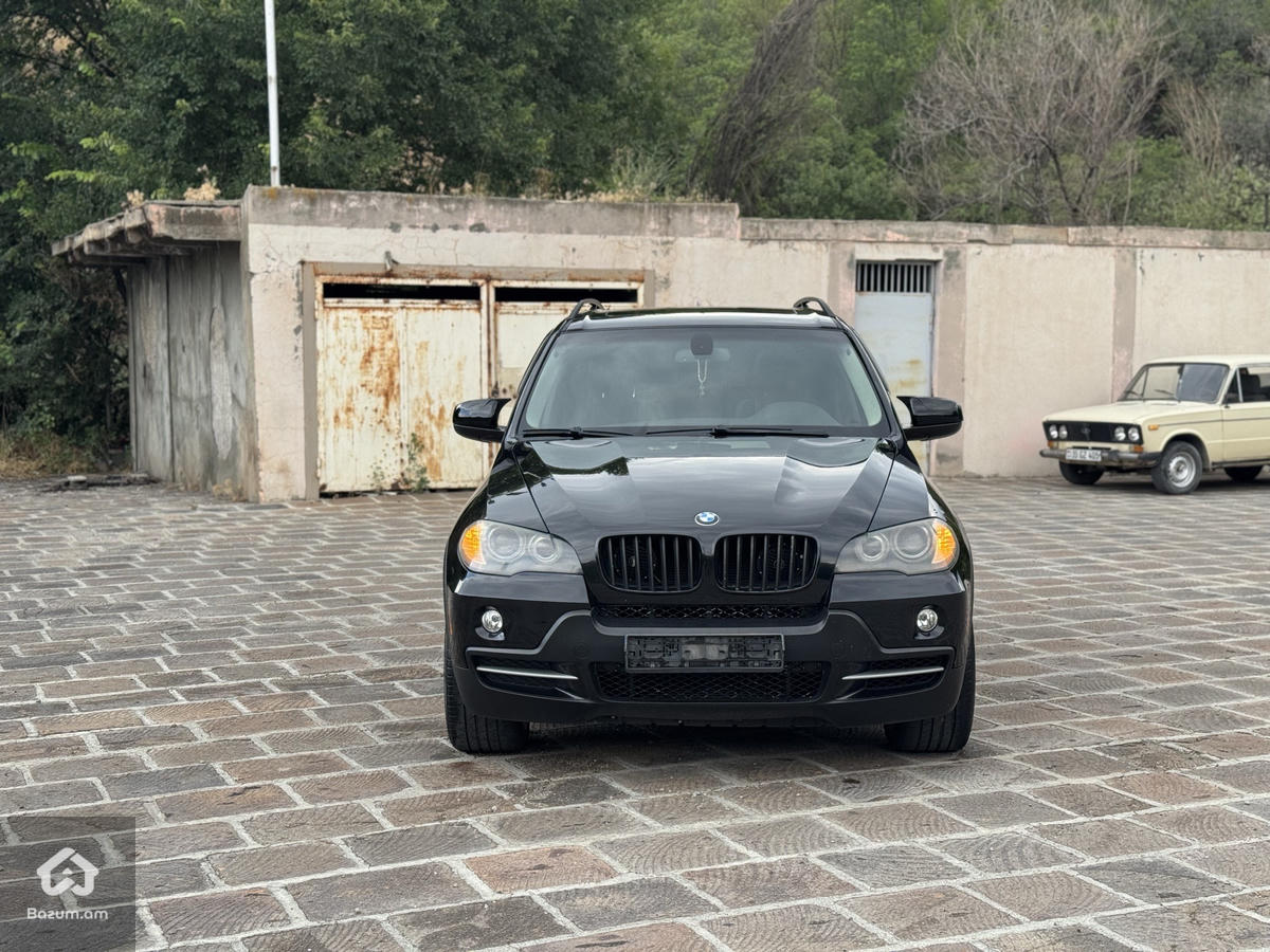 BMW X5 E70 - image 2