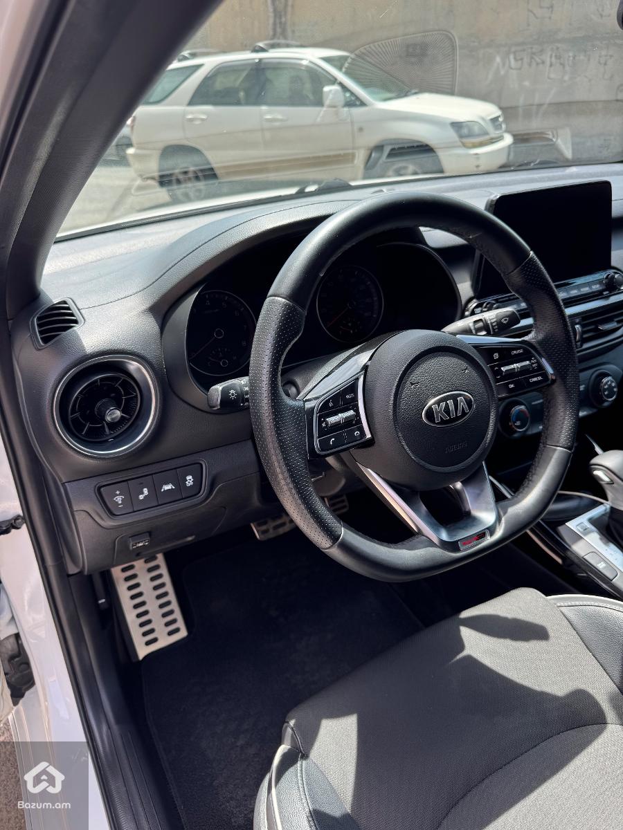 Kia forte GT line - image 10