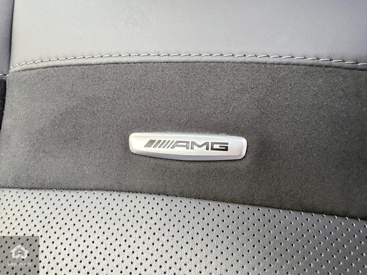 MERCEDES BENZ GLE COUPE AMG CARBON EDITION - image 12