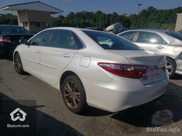 Toyota Camry - image 30