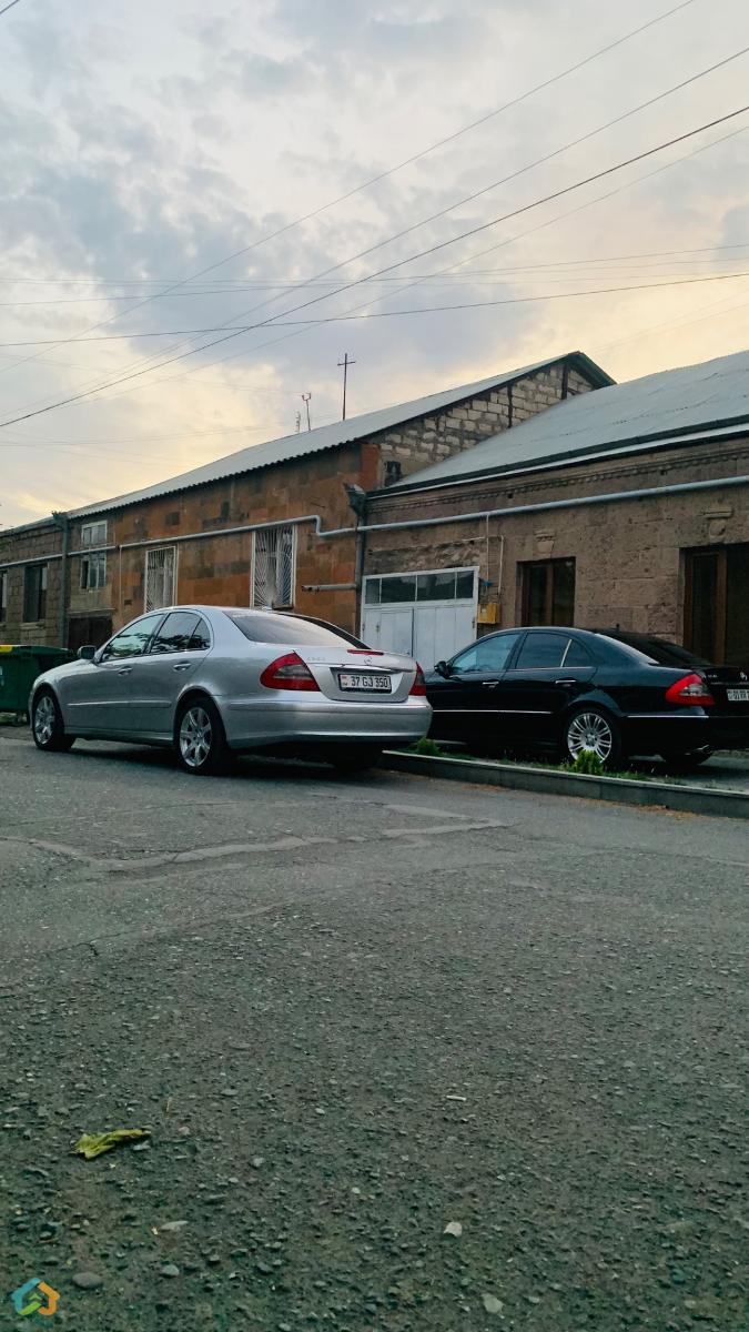 Mercedes Benz - image 23