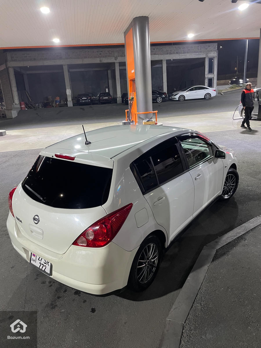 Nissan Tiida - image 2