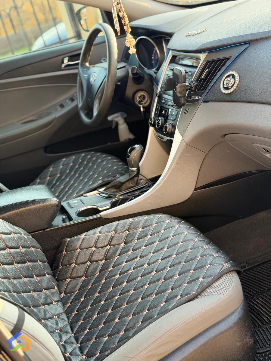 Hyundai Sonata Se - image 7