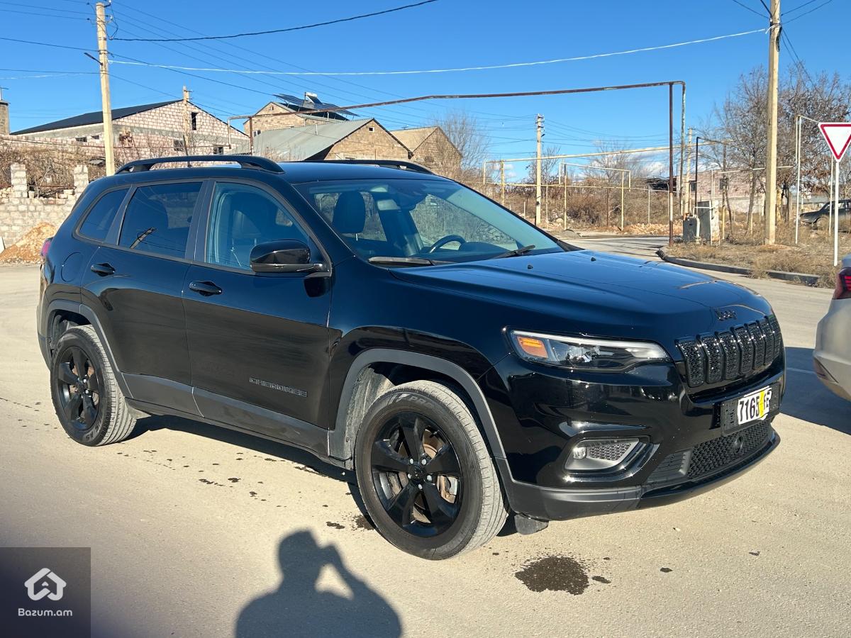 Jeep Cherokee Altitude Edition - image 3
