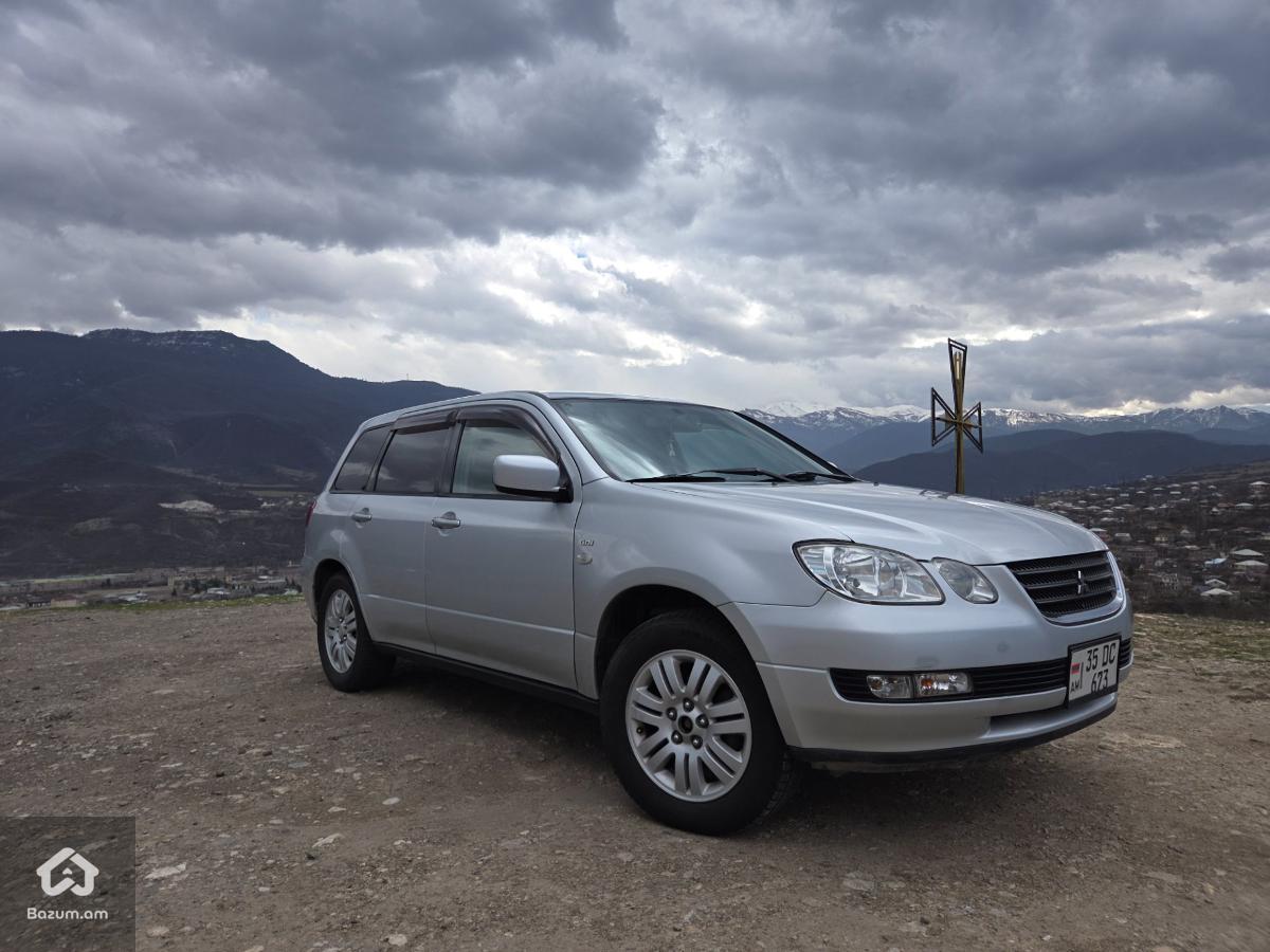 Mitsubishi airtrek - image 3