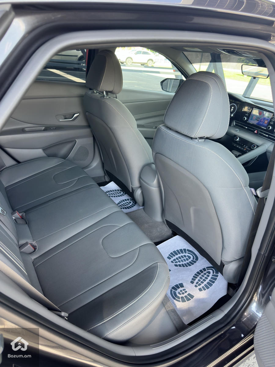 Hyundai Elantra CN7 - image 11