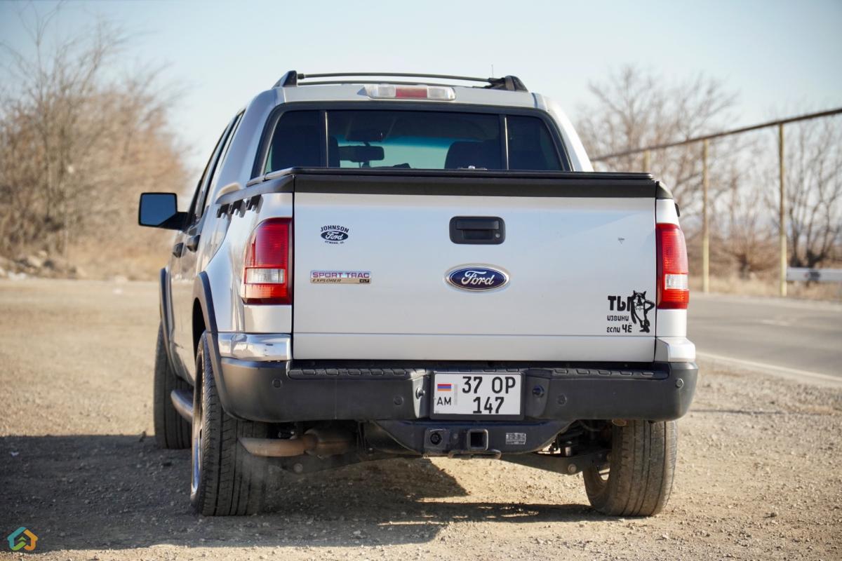 Ford Explorer Pickup Sport Truck - image 10