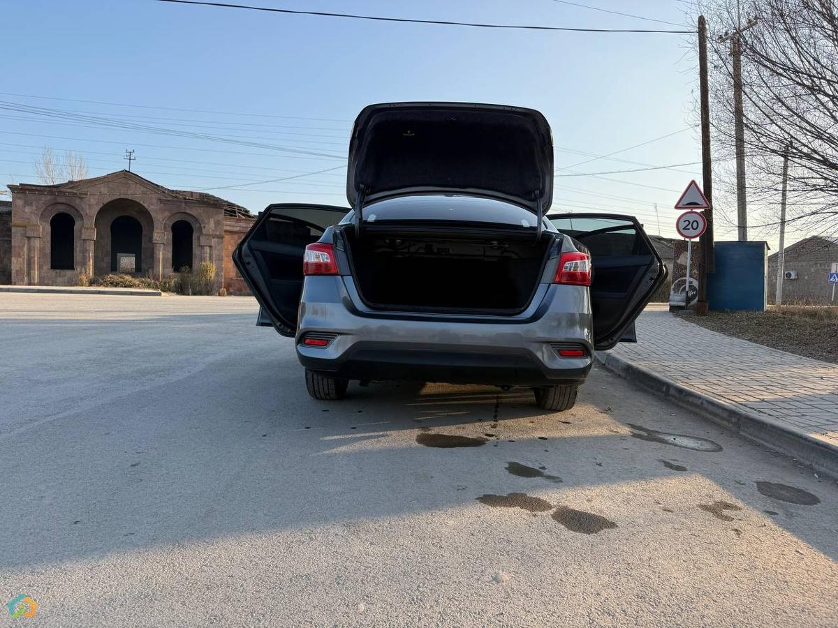 Nissan Sentra - image 3