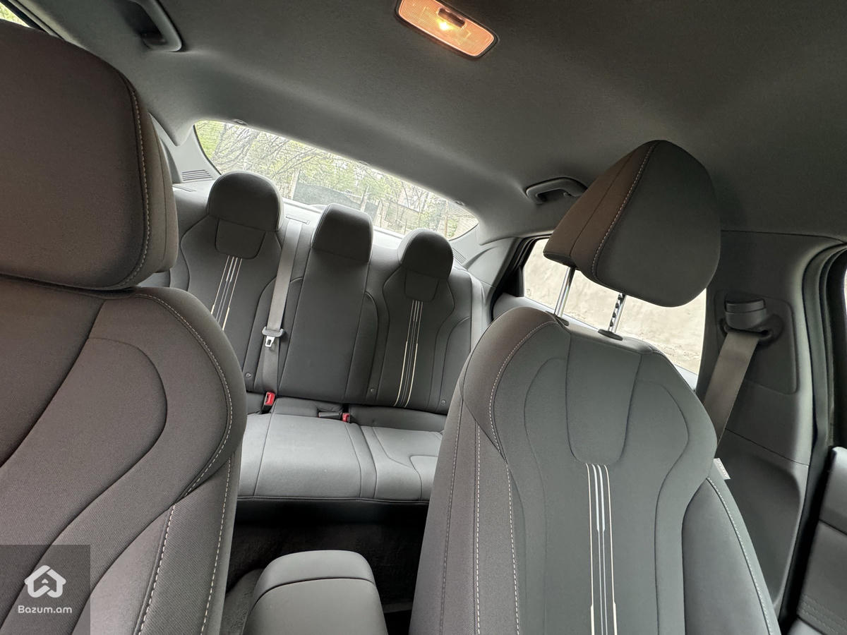 Hyundai Elantra 2023 Sel  - image 12