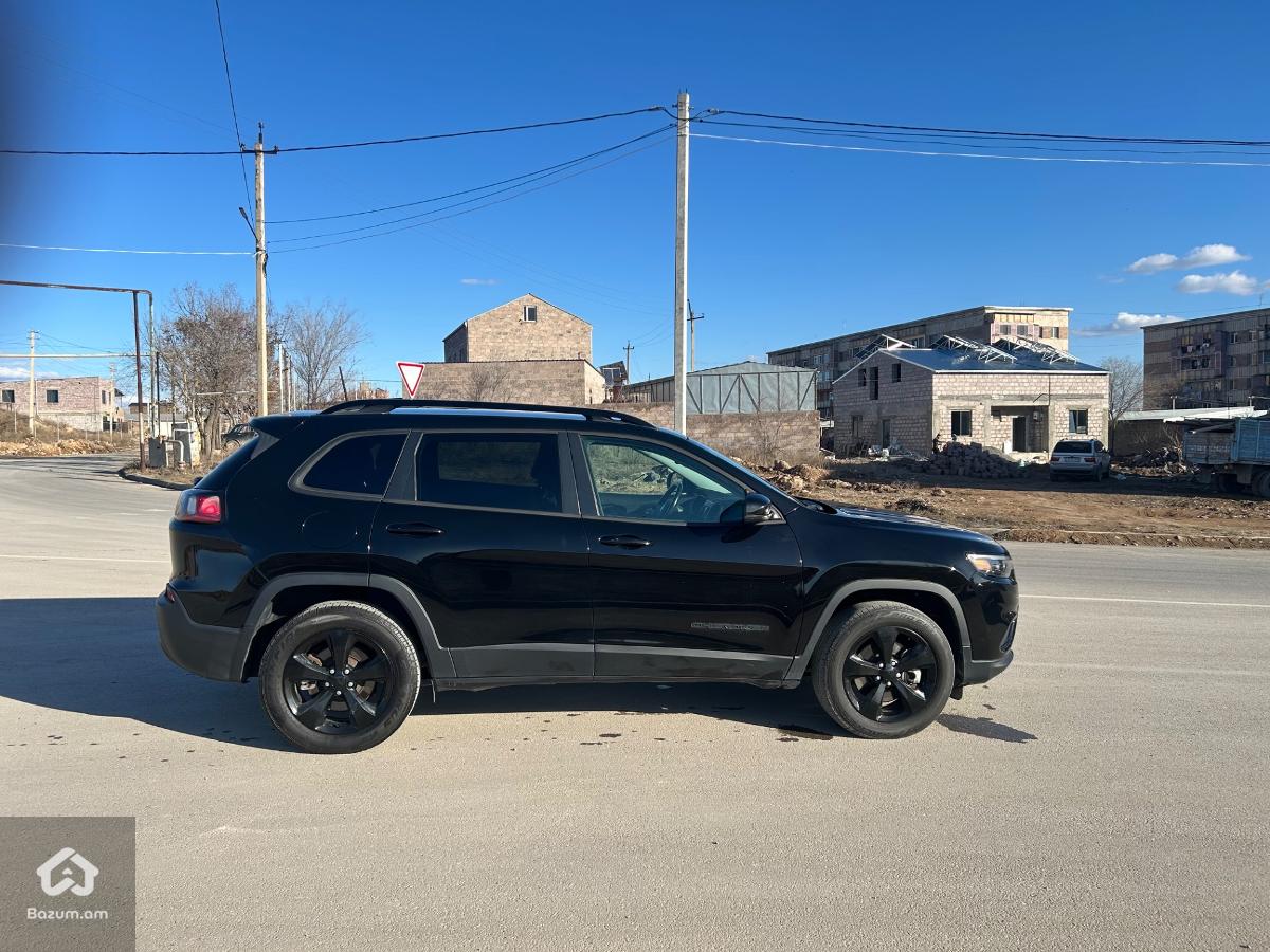 Jeep Cherokee Altitude Edition - image 7