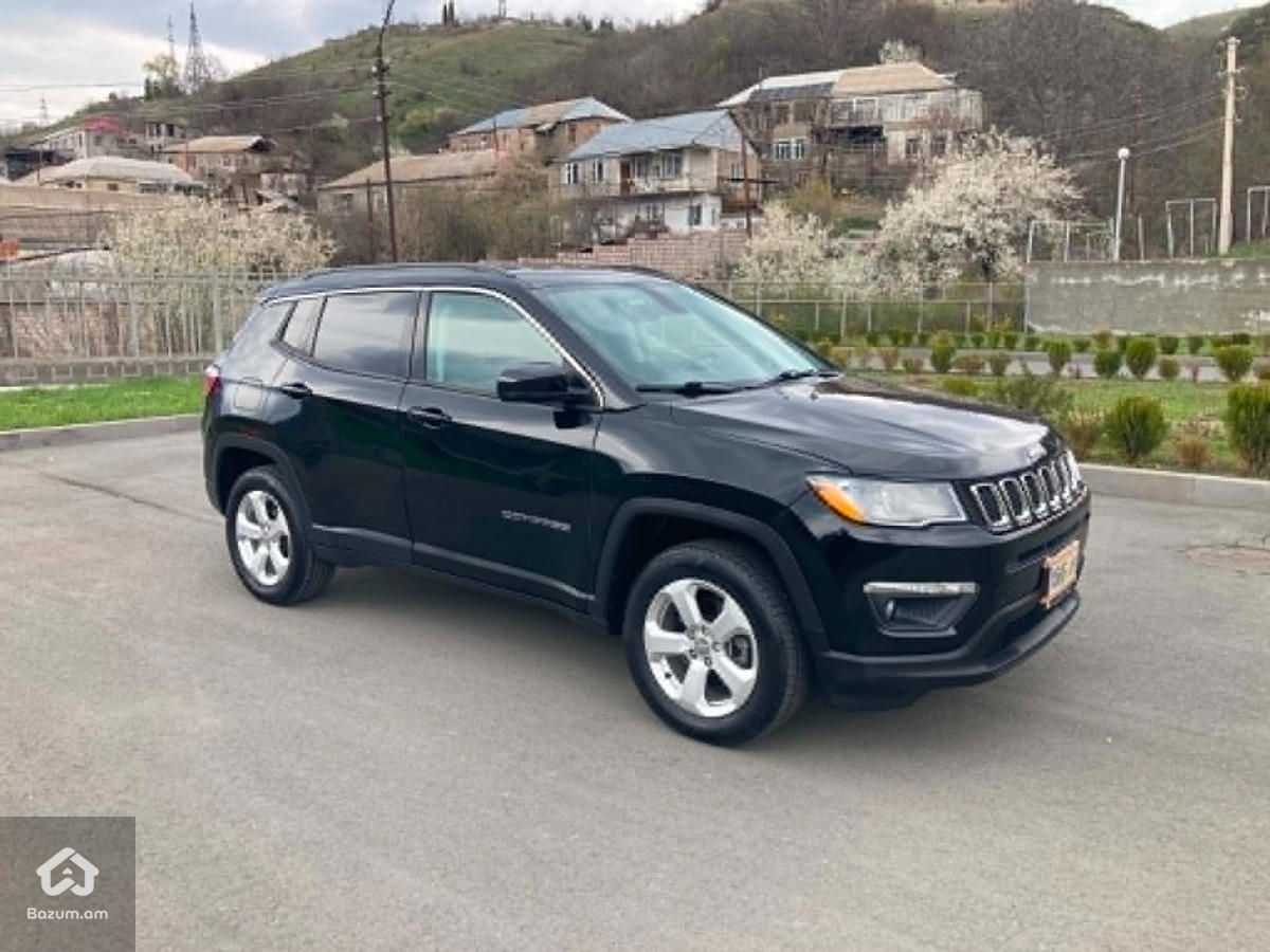 2019 Jeep Compass, Latitude 4X4 - image 4