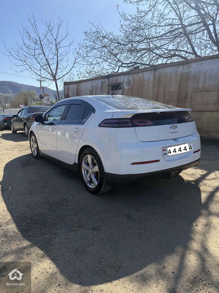 Chevrolet volt 2013 - image 4