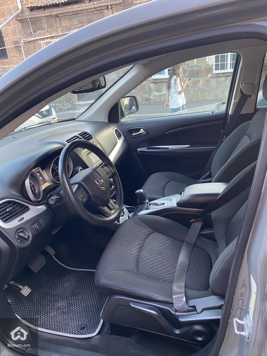 Dodge Journey - image 8