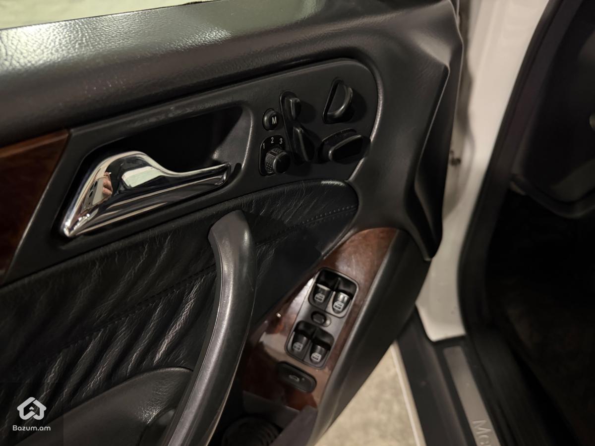 Mercedes Benz C240  - image 11