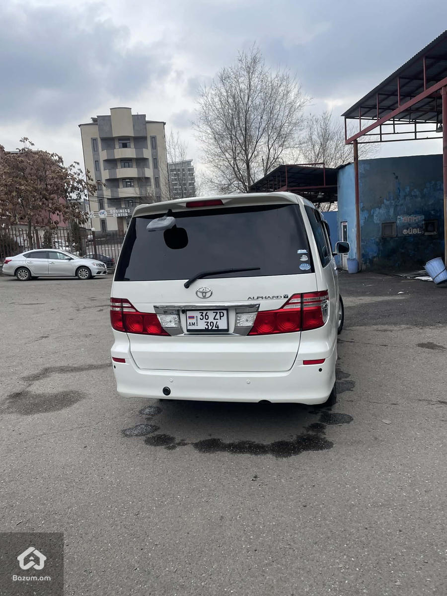 Toyota - image 2