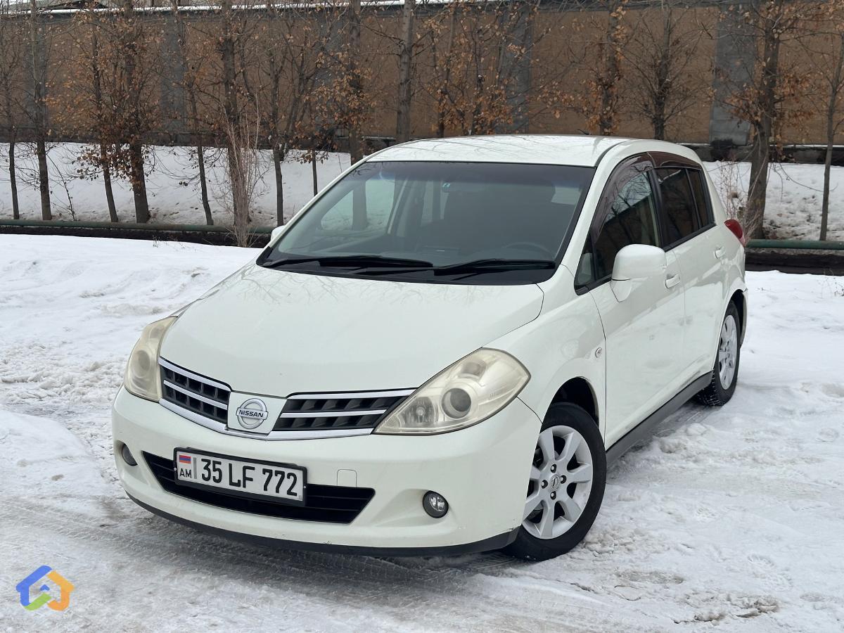 Nissan Tiida - image 1