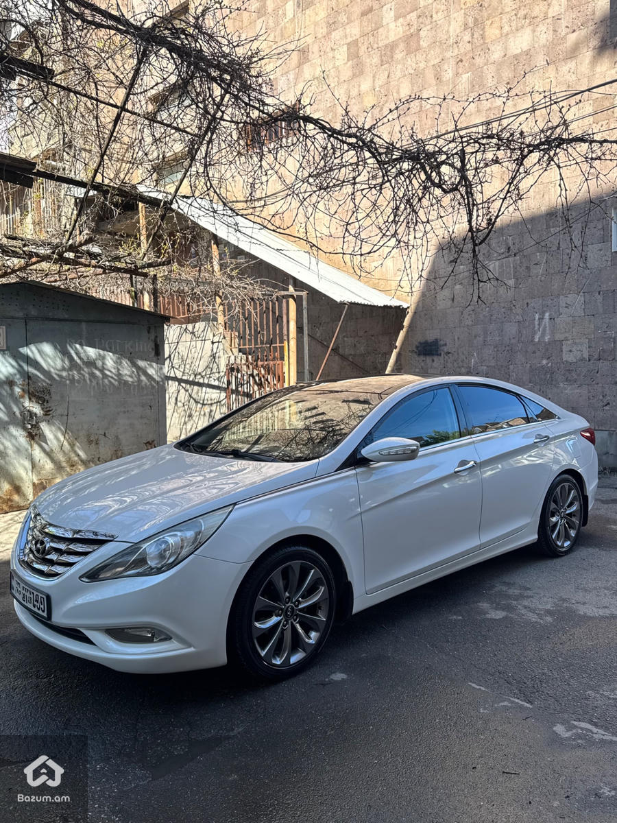 Hyundai Sonata - image 2