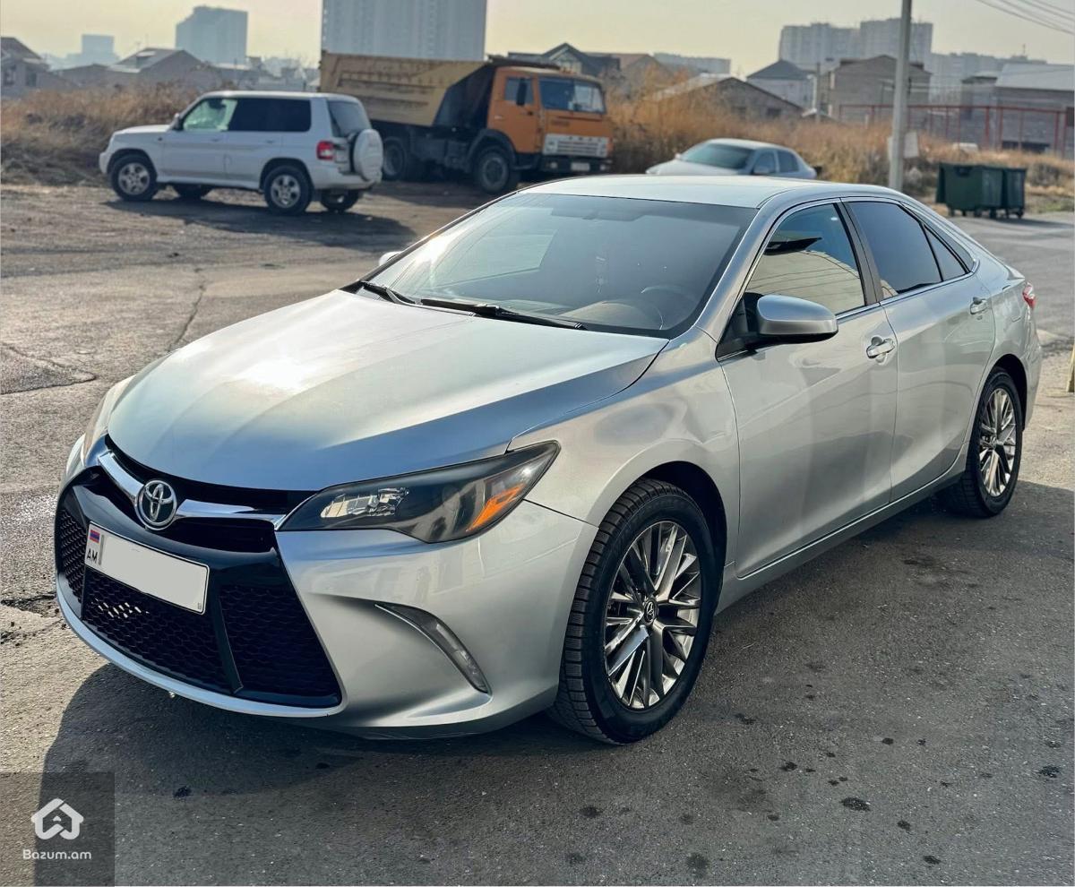 Toyota Camry 2016/17 SE - image 1