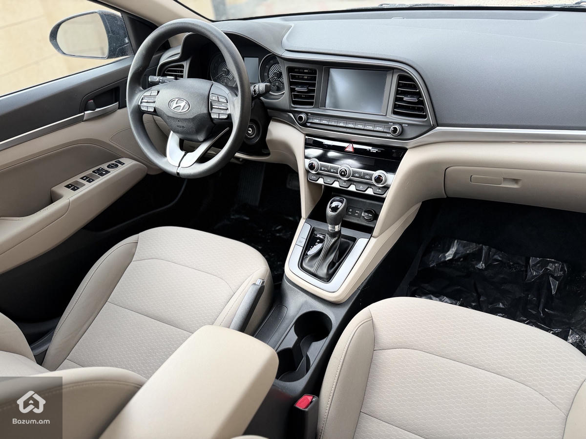 Hyundai Elantra Sel - image 6