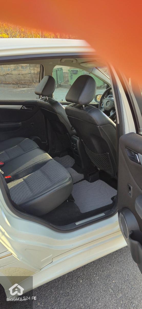 Mercedes-benz B200 - image 7