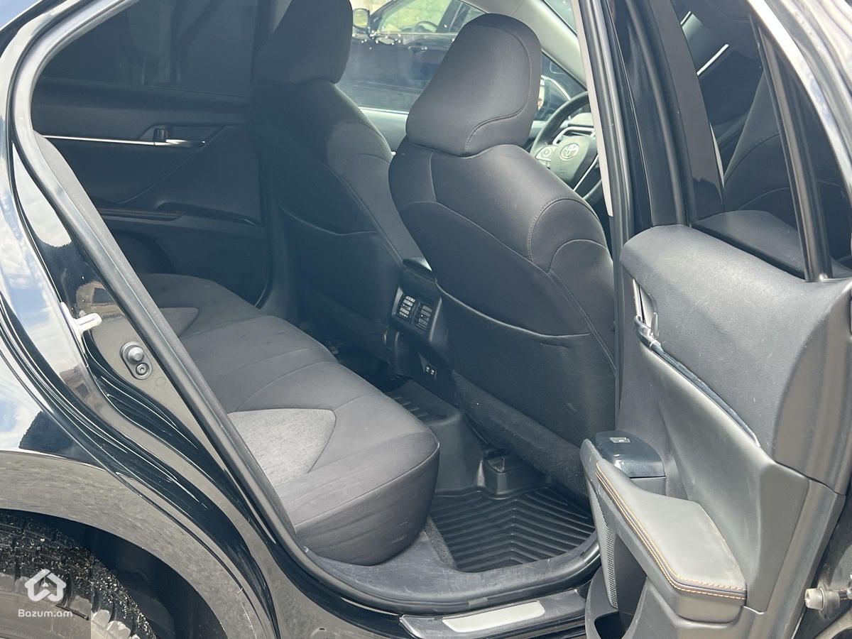 Toyota Camry 2018 Japan - image 6